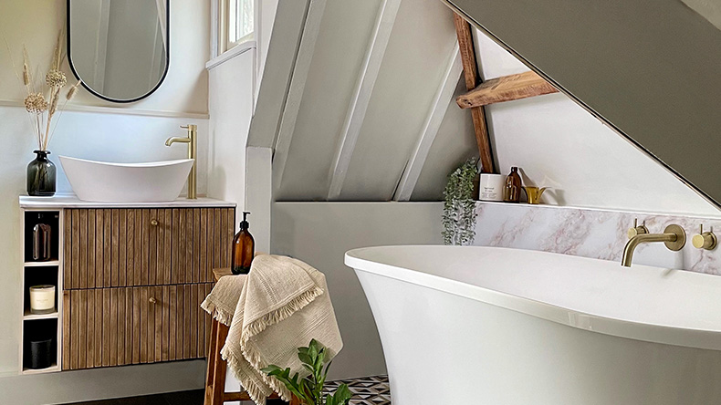 Loft Bathroom Layout Ideas | Drench